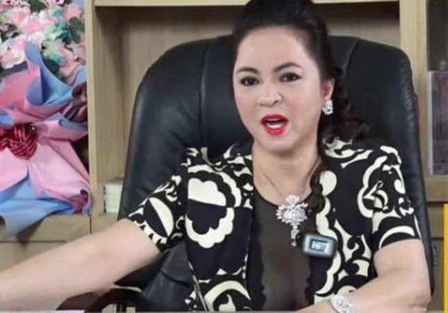 Trả hồ sơ, yêu cầu điều tra đồng phạm của bà Nguyễn Phương Hằng 